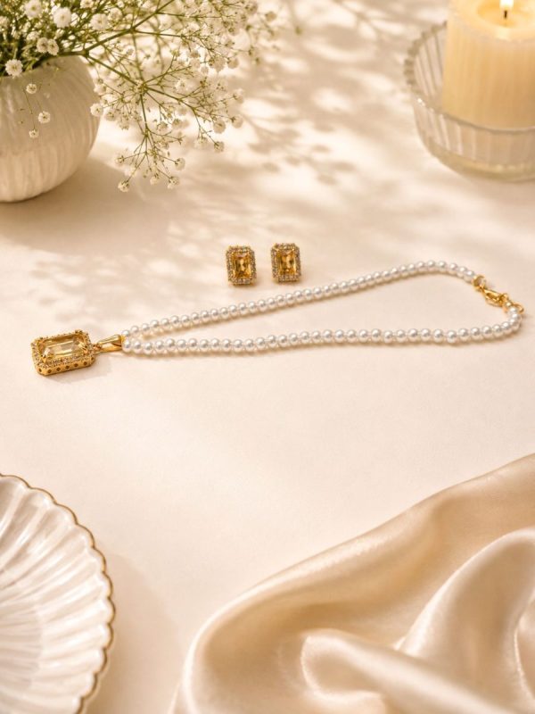Gold plated pearl pendant jewellery set with matching earrings