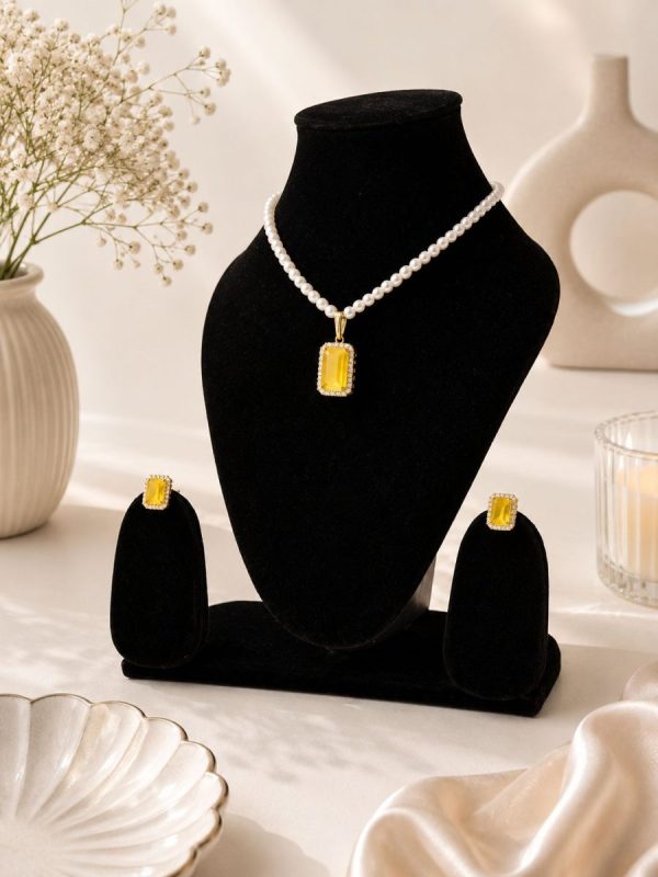 Gold plated yellow crystal pendant with pearl bead necklace for women