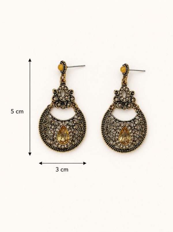 Elegant vintage style gold earrings for festive and daily wear- dimensions